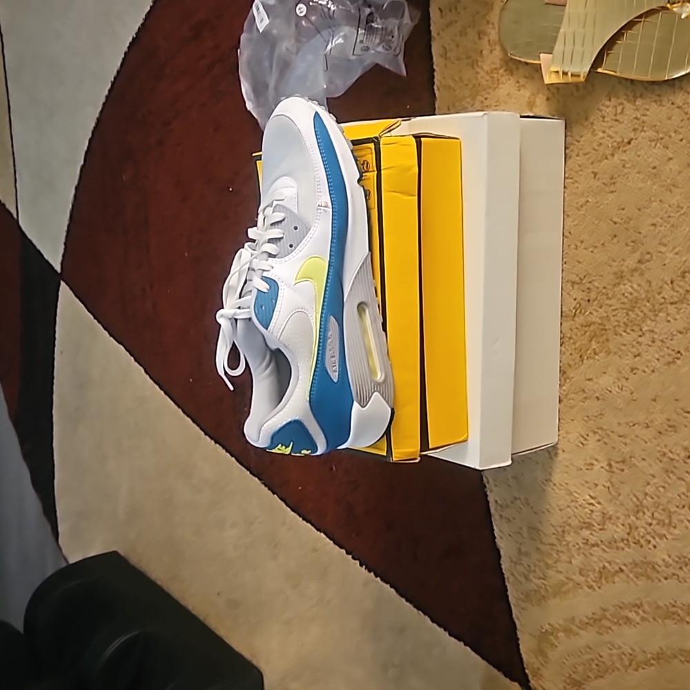 Tennis shoes New